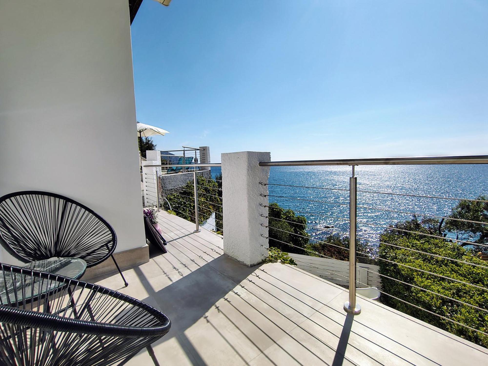 Conca Verde C21- Beach Front Little Villas Pool, Private Jacuzzi Sea View Andora Exterior photo