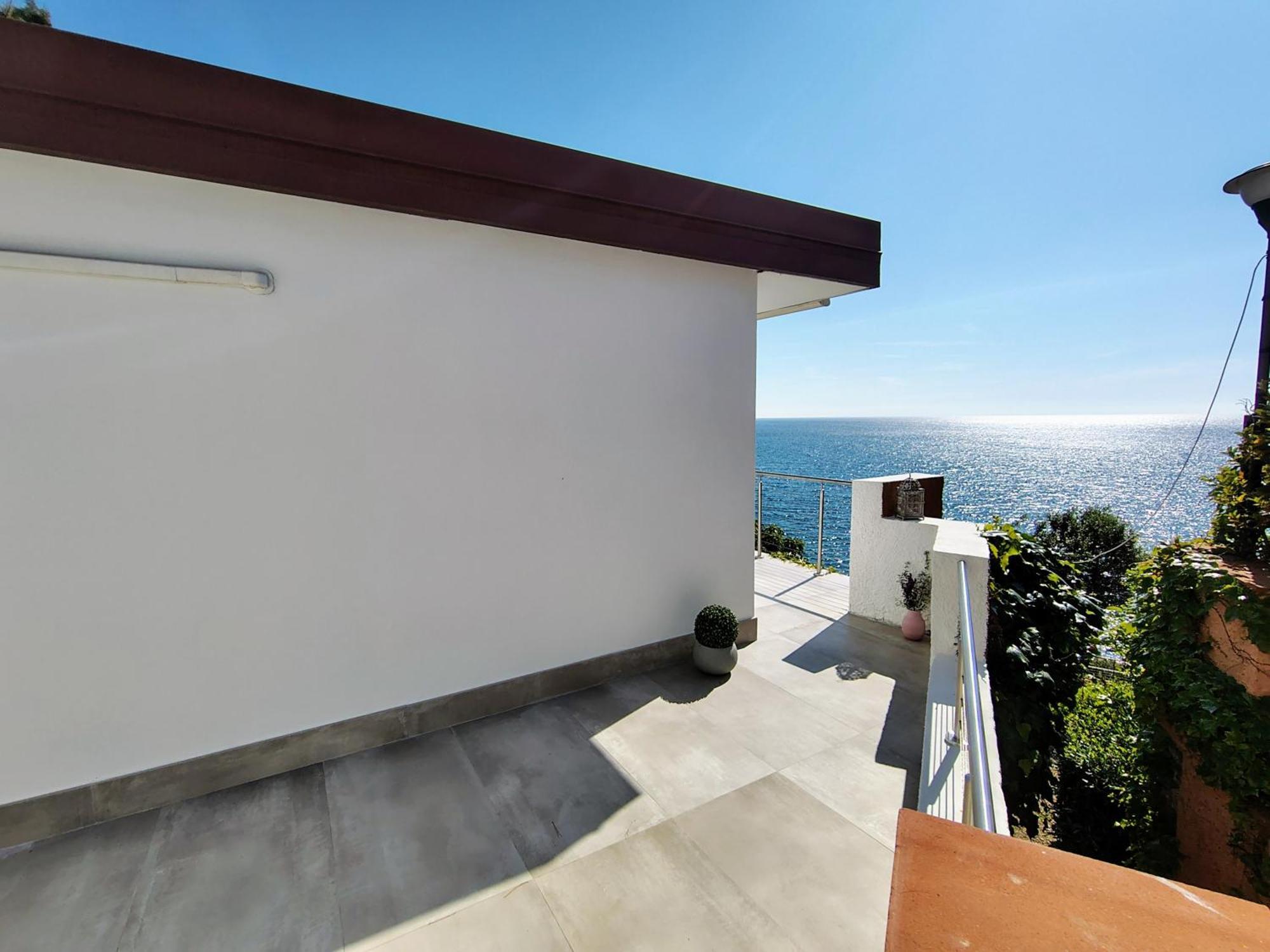 Conca Verde C21- Beach Front Little Villas Pool, Private Jacuzzi Sea View Andora Exterior photo